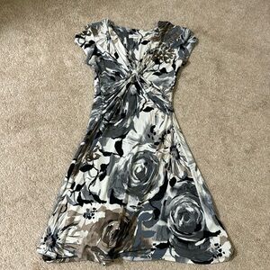 Woman’s Size 6 Dress barn Short sleeve dress